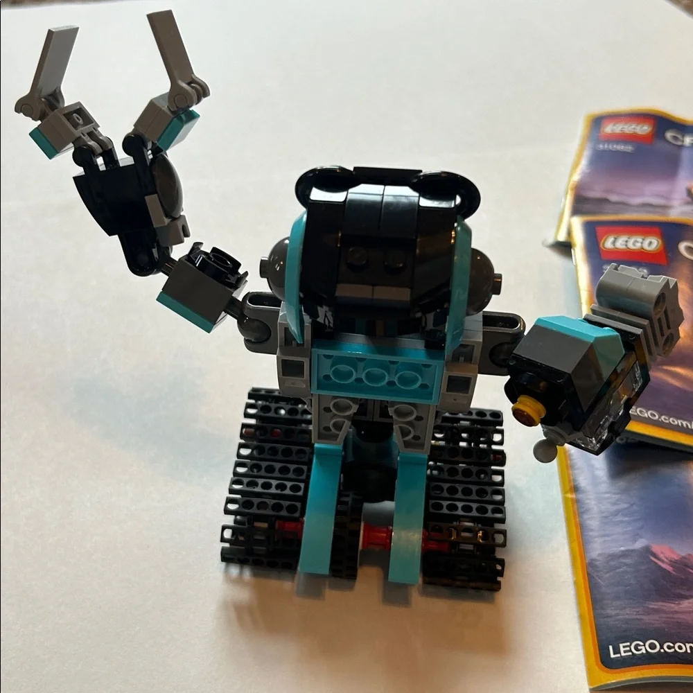 LEGO Creator 3-in-1 Robo Explorer Set #31062 Built set. No box.